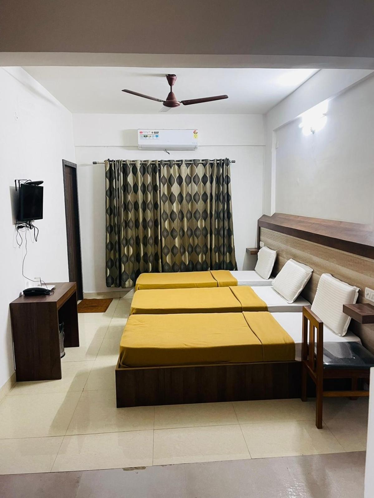 B Six Hotel Bangalore Exterior photo