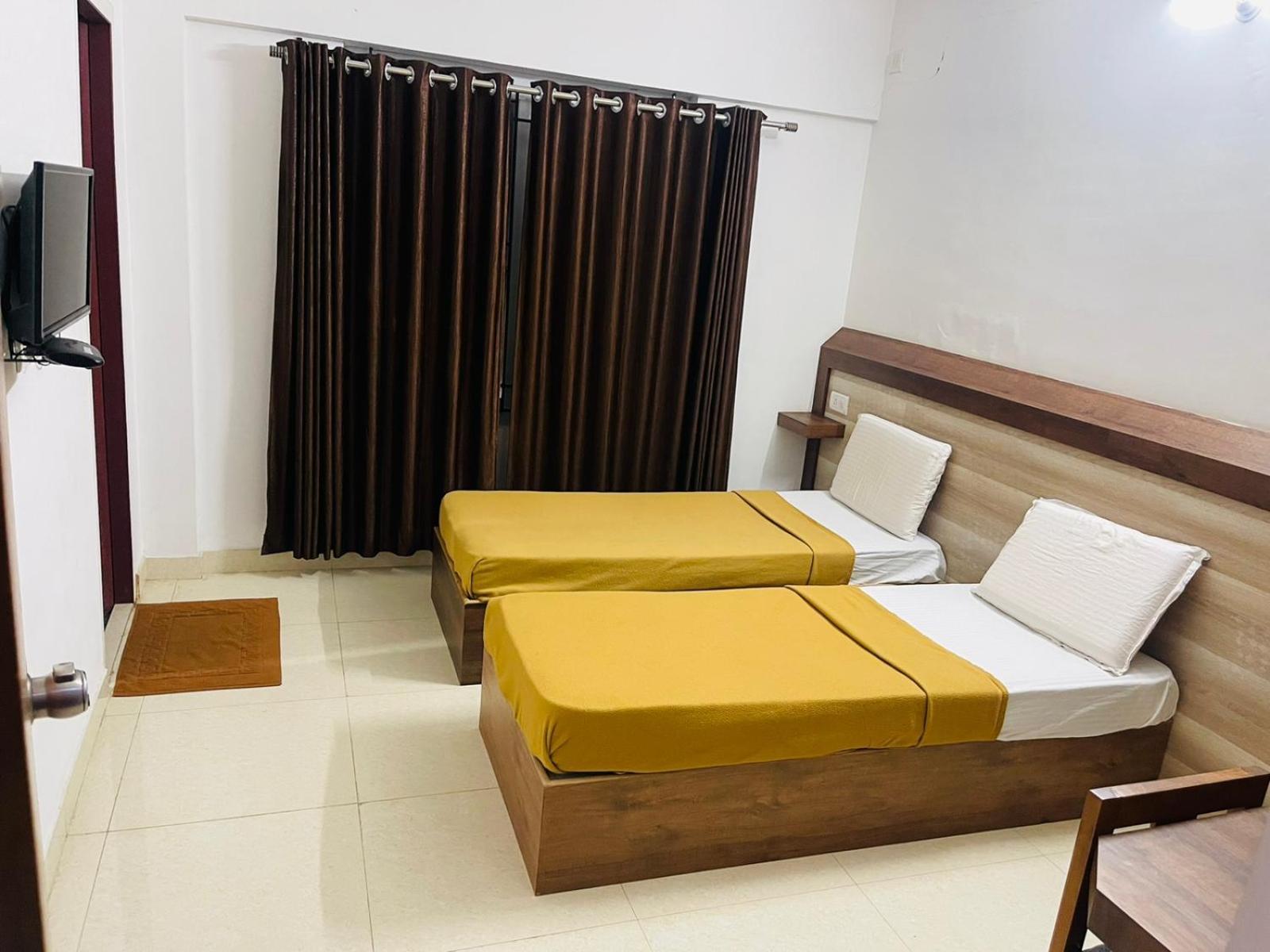 B Six Hotel Bangalore Exterior photo