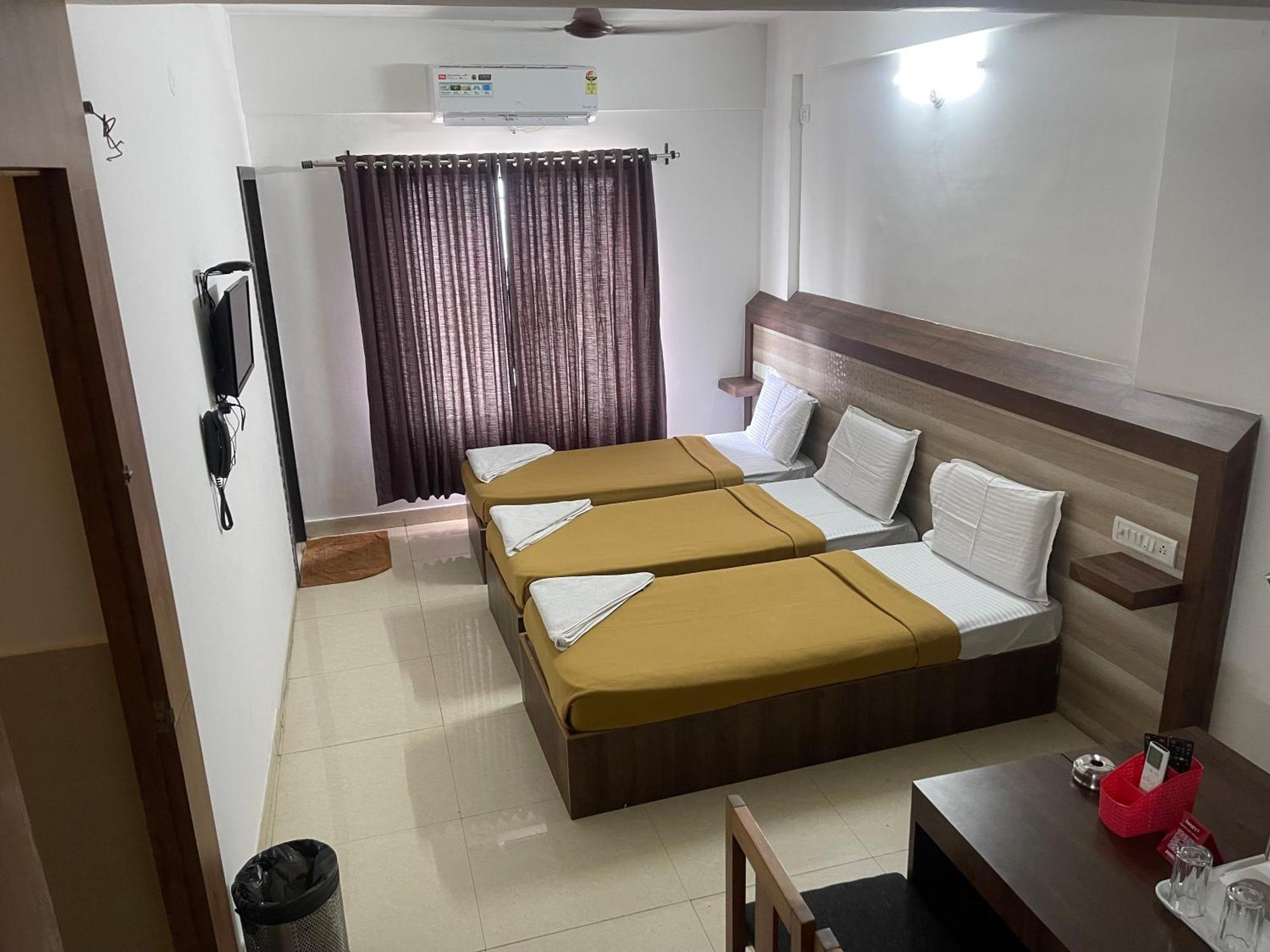 B Six Hotel Bangalore Exterior photo