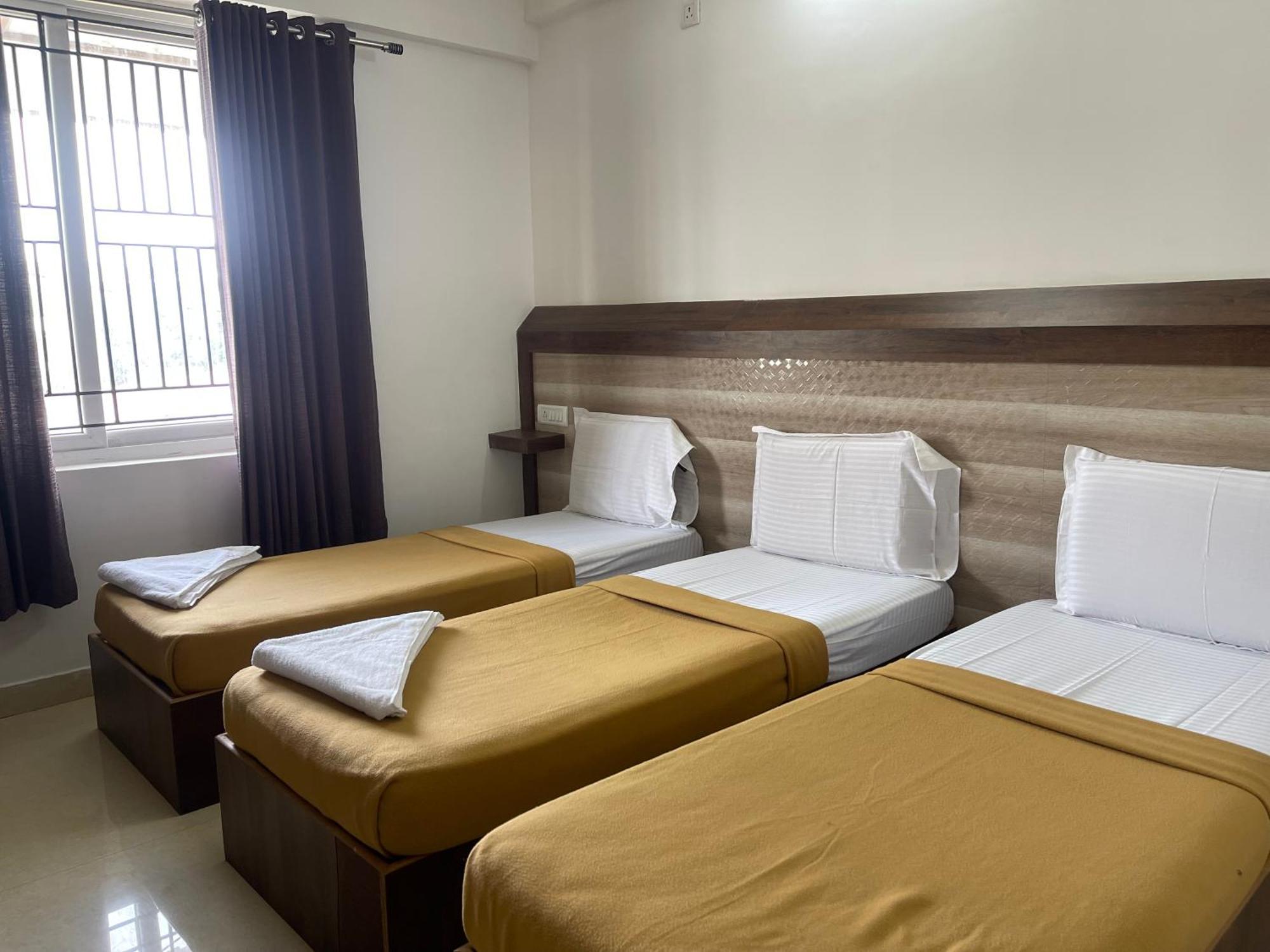 B Six Hotel Bangalore Exterior photo