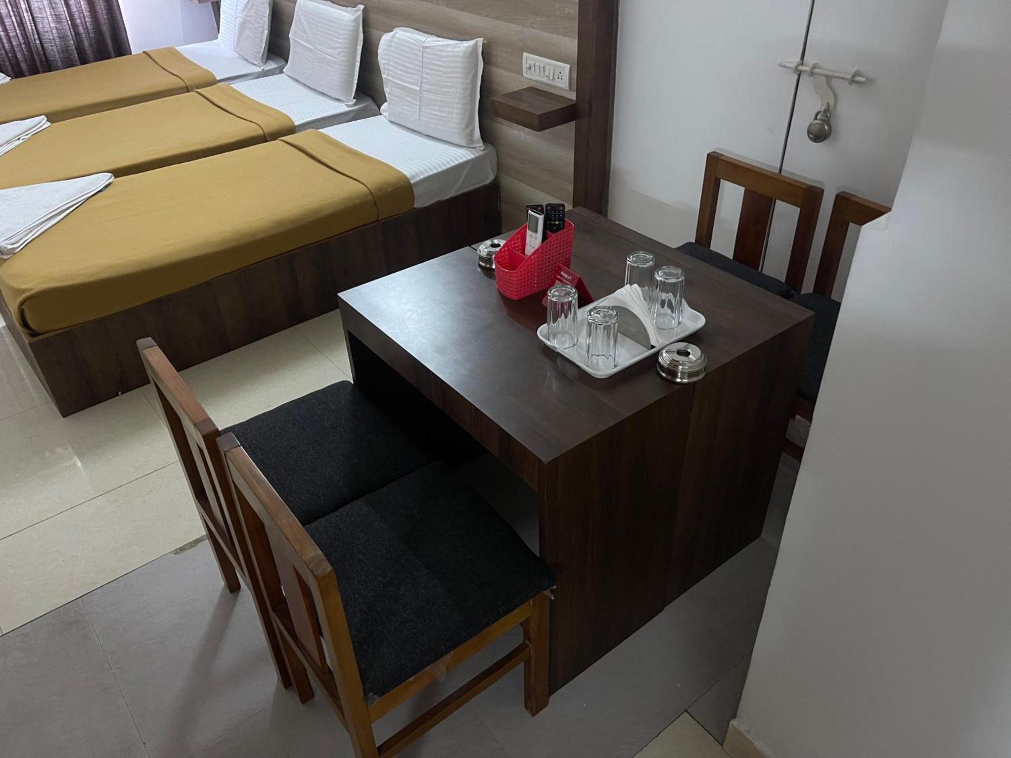 B Six Hotel Bangalore Exterior photo