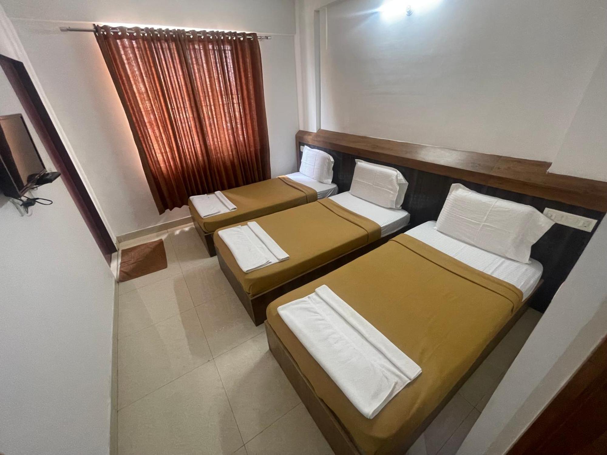 B Six Hotel Bangalore Exterior photo