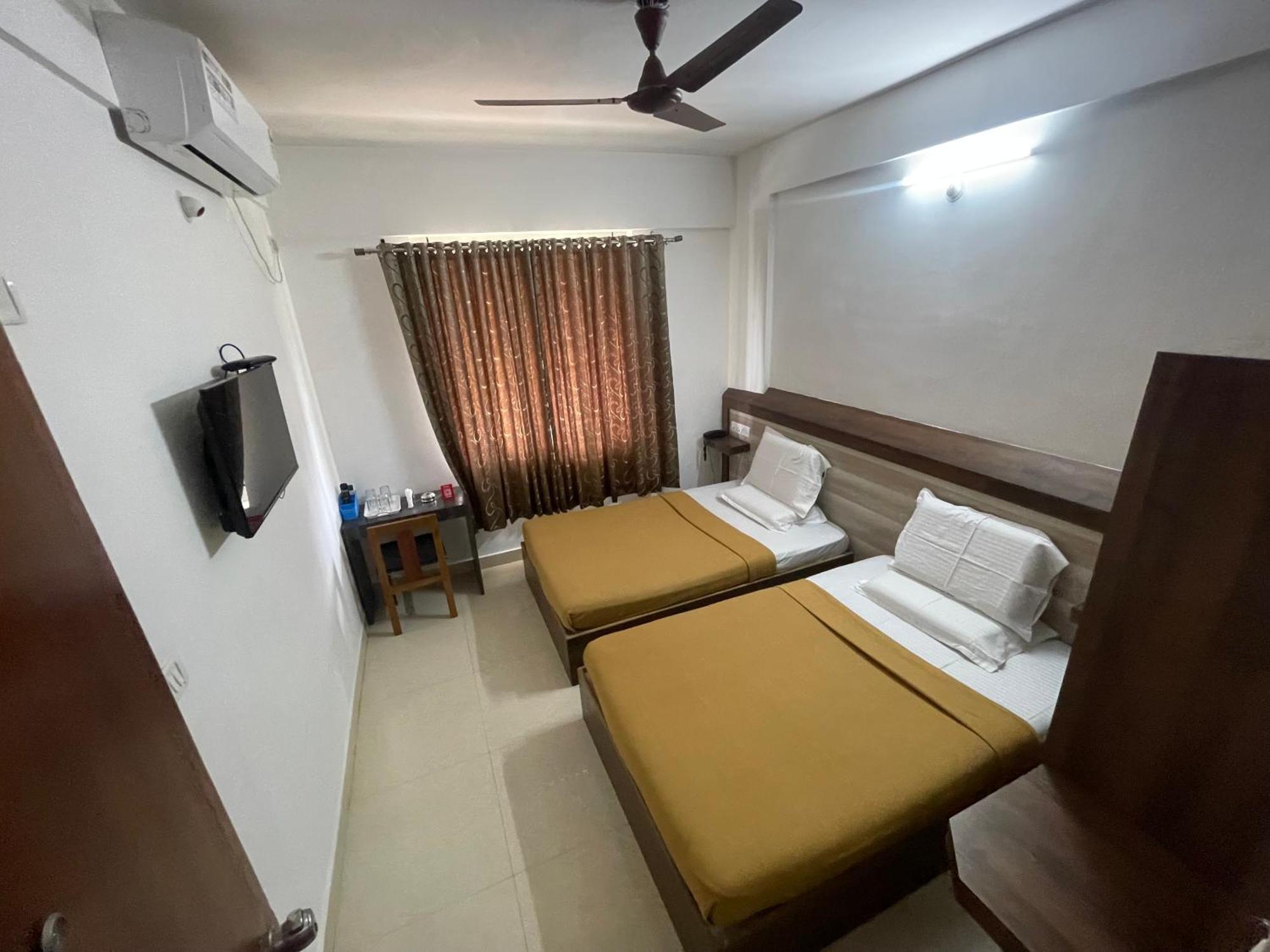 B Six Hotel Bangalore Exterior photo