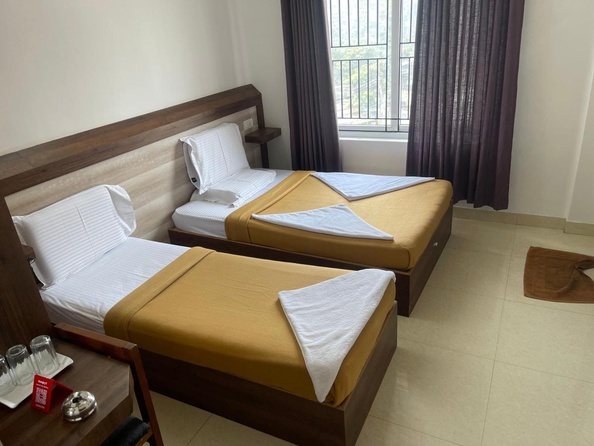 B Six Hotel Bangalore Exterior photo