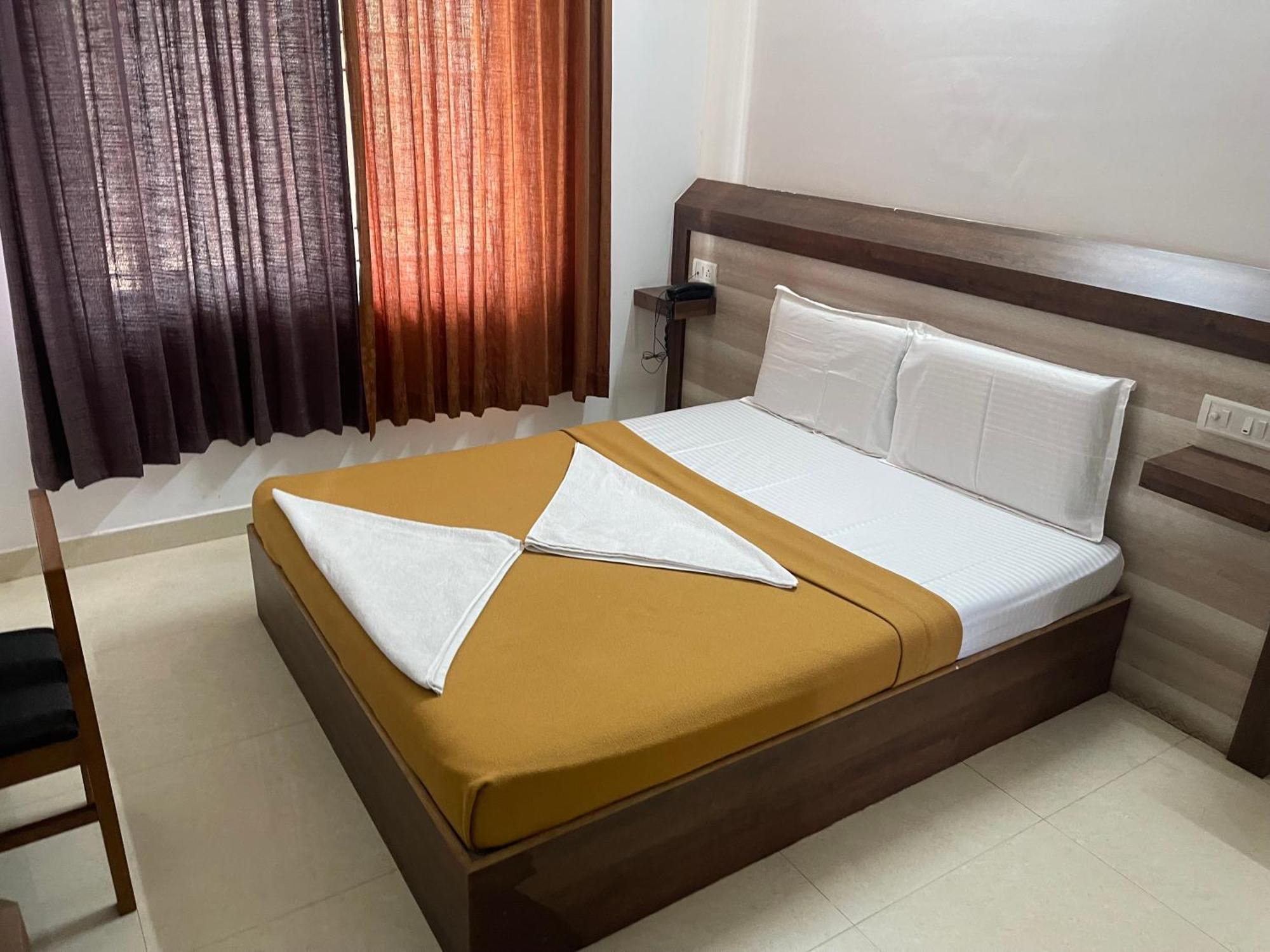 B Six Hotel Bangalore Exterior photo
